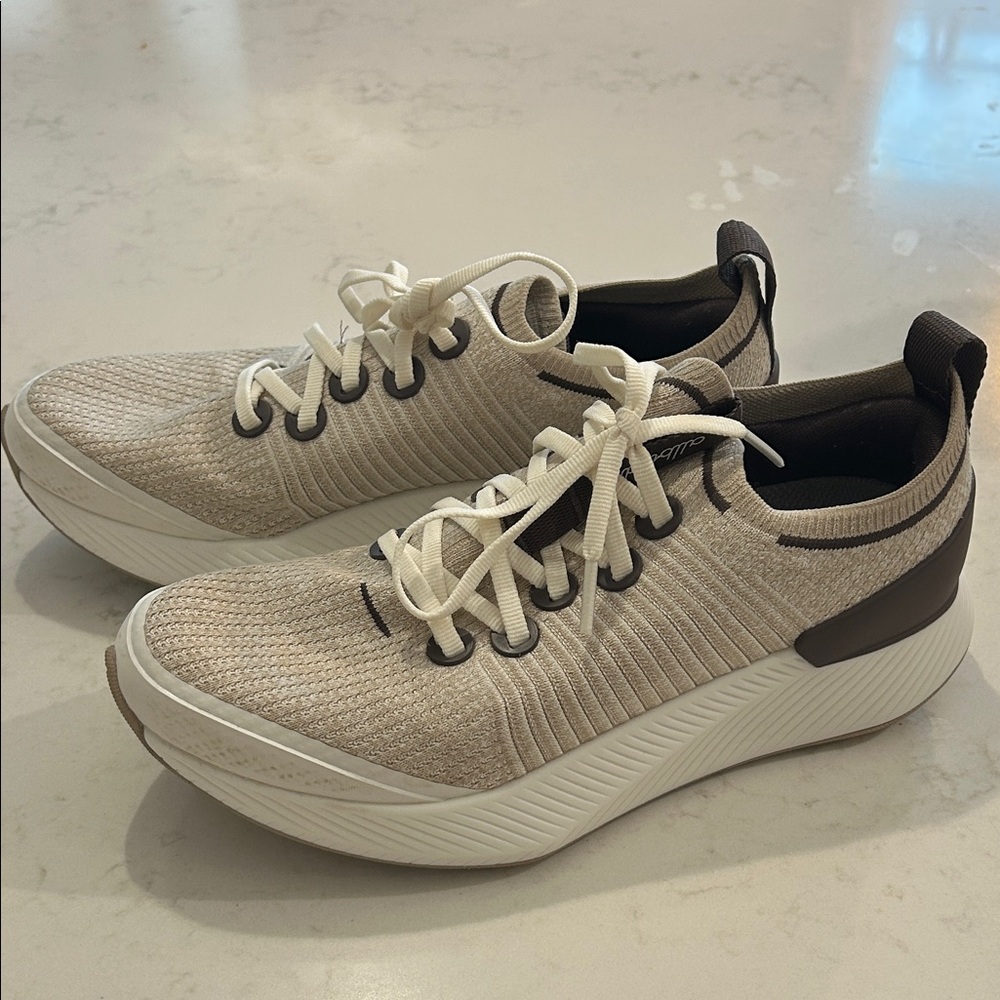 Women’s allbirds tree glider sneakers
